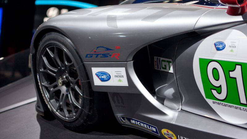 Illustration for article titled 2013 SRT Viper GTS-R: Car Porn Photos